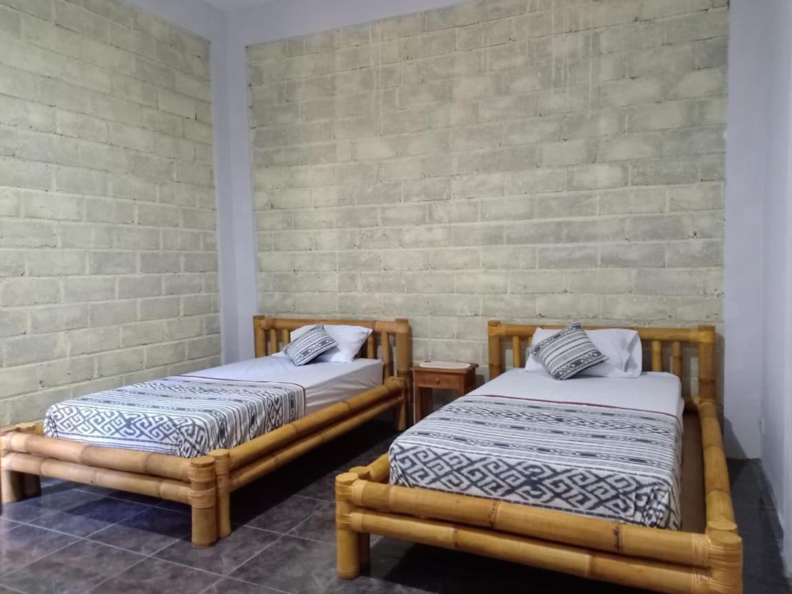Bata Merah Homestay بانيووانجى الغرفة الصورة